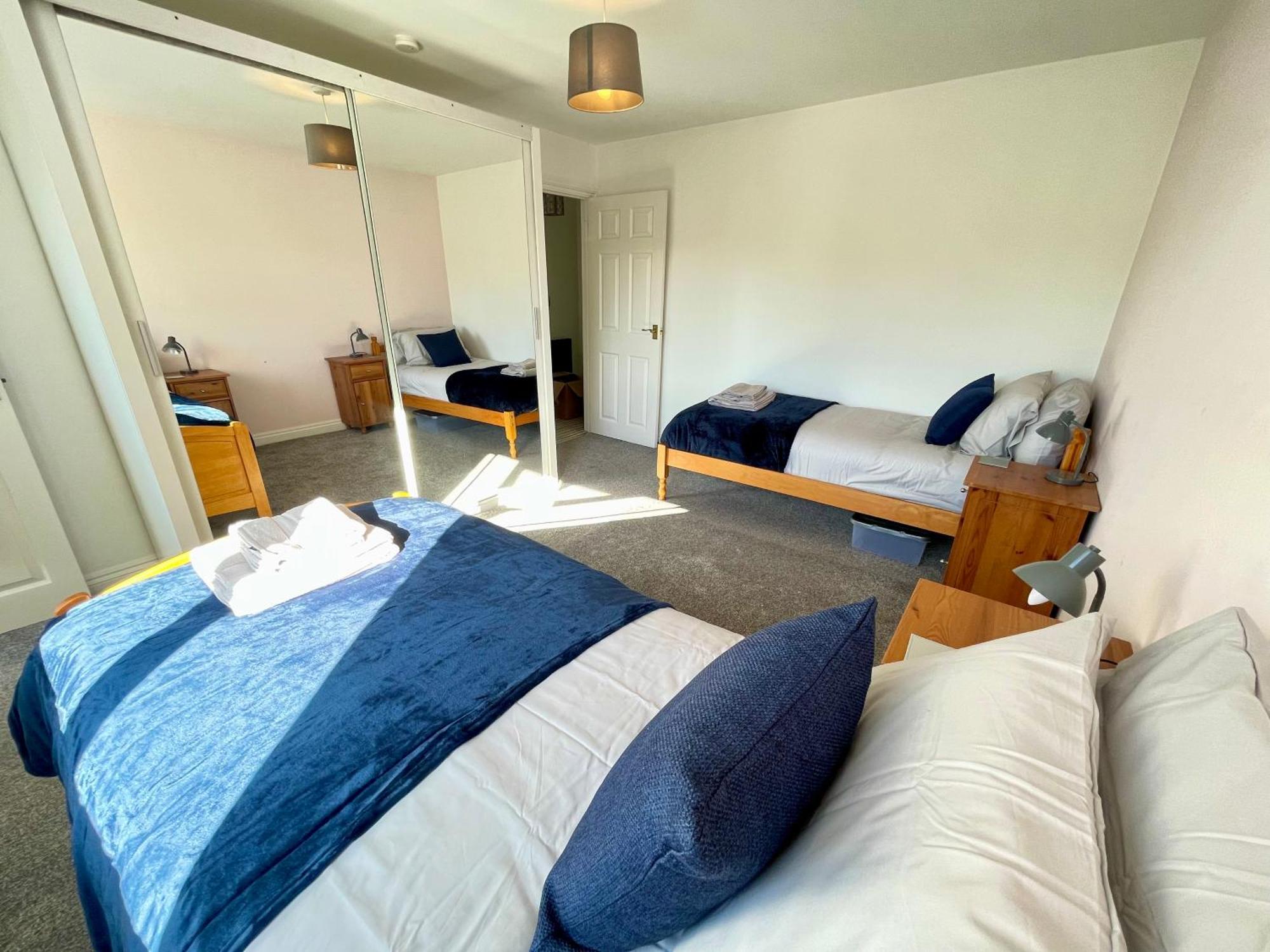 Large 5 Bed Detached House Near Stansted Airport With Parking For 2 Vehicles! Stansted Stays Станстед-Маунтфітчет Екстер'єр фото