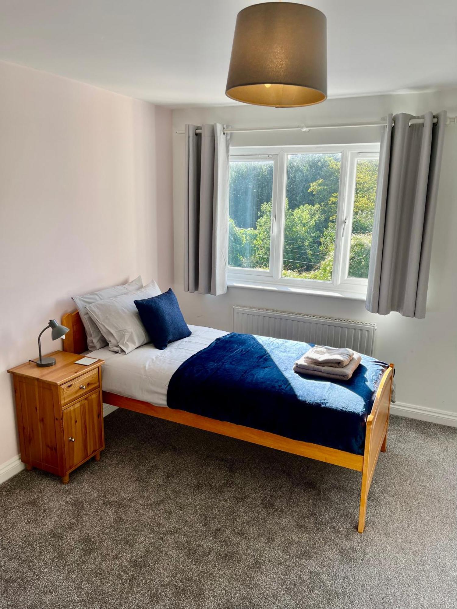 Large 5 Bed Detached House Near Stansted Airport With Parking For 2 Vehicles! Stansted Stays Станстед-Маунтфітчет Екстер'єр фото
