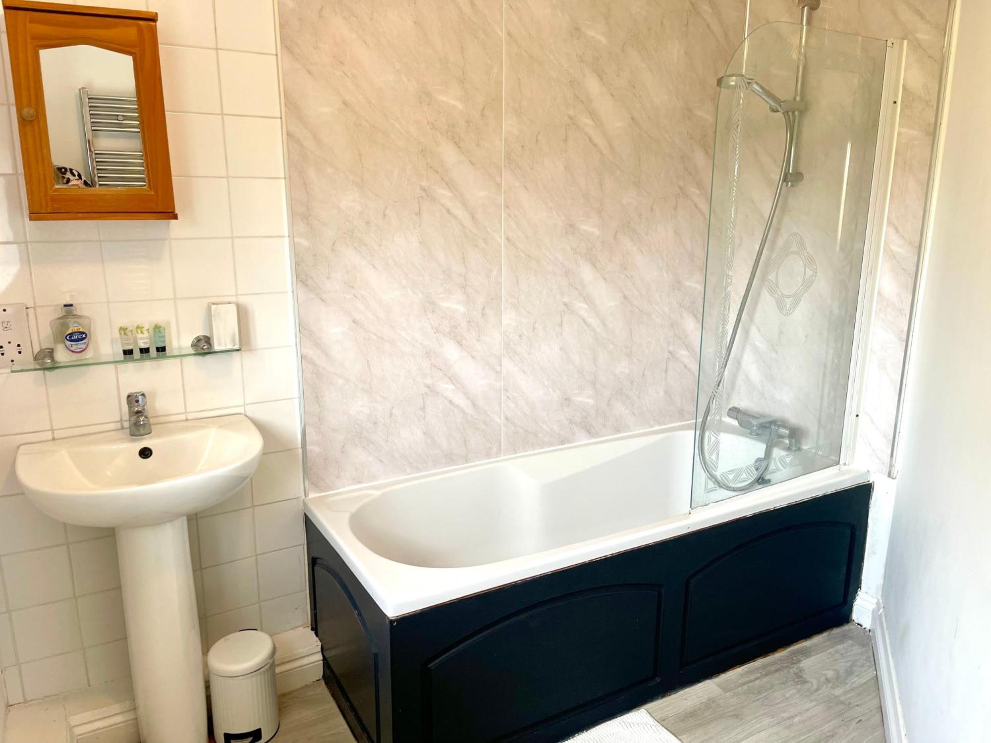 Large 5 Bed Detached House Near Stansted Airport With Parking For 2 Vehicles! Stansted Stays Станстед-Маунтфітчет Екстер'єр фото